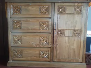 কাপর রাখার জন্য সামগ্রী