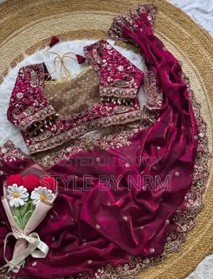 Viral Madhuri Saree