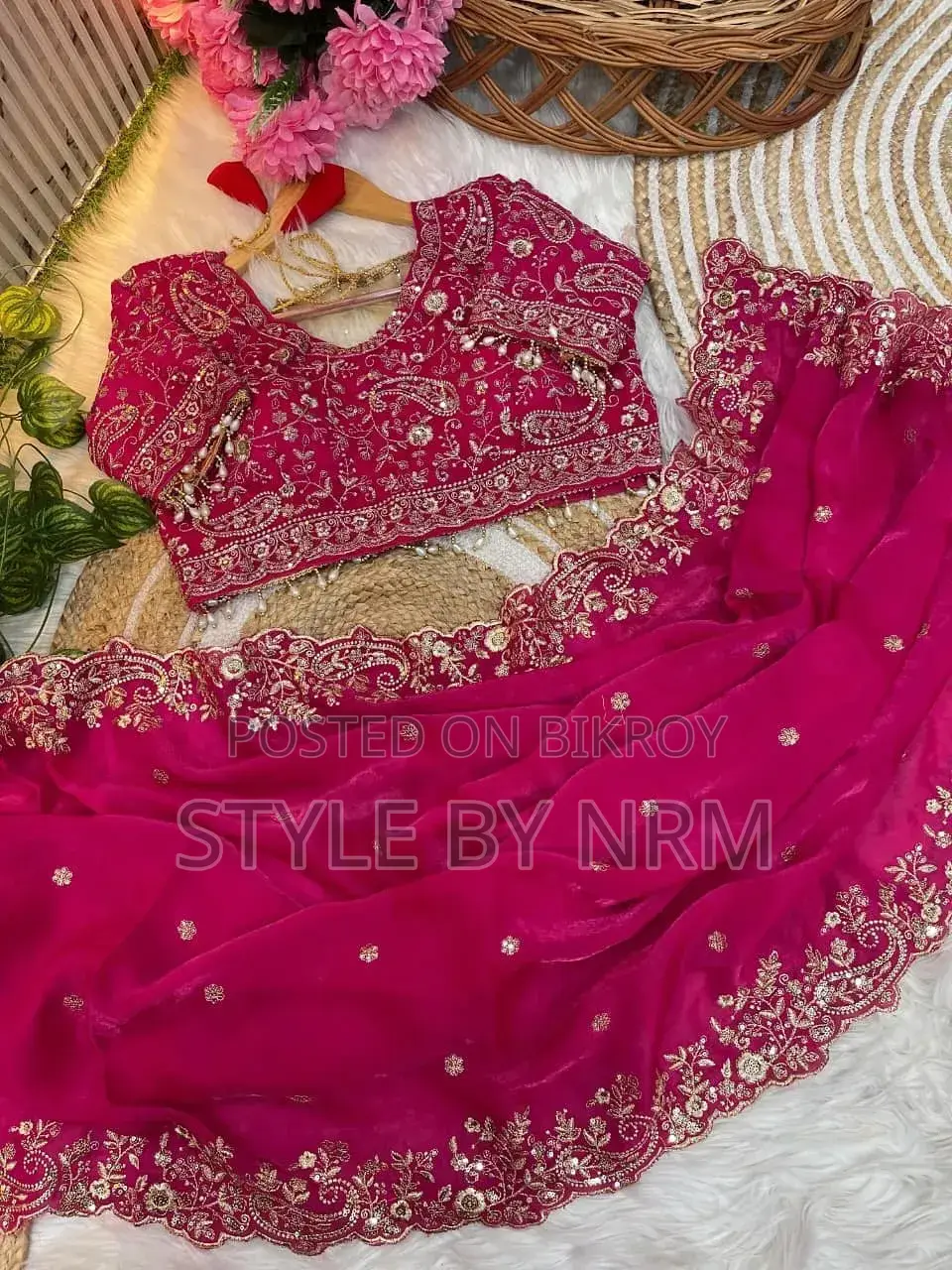 Viral Madhuri Saree