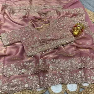 Viral Madhuri Saree
