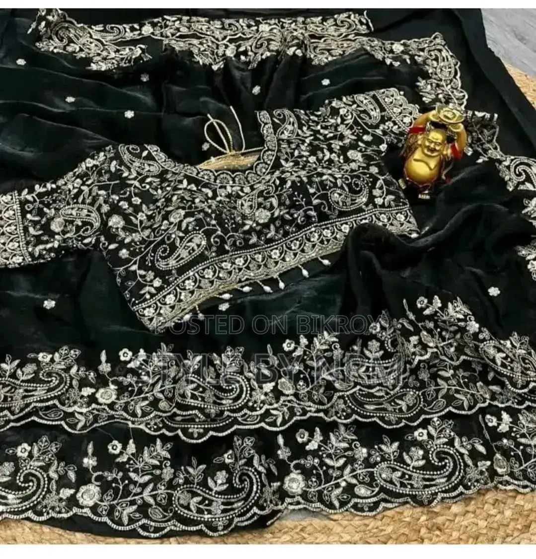 Viral Madhuri Saree