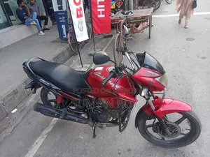 Hero Glamour 2016 Red
