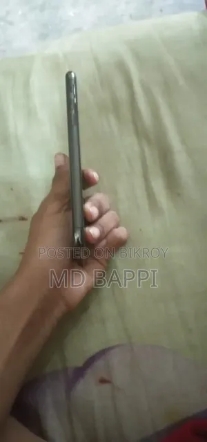 Apple iPhone X 64 GB Gray