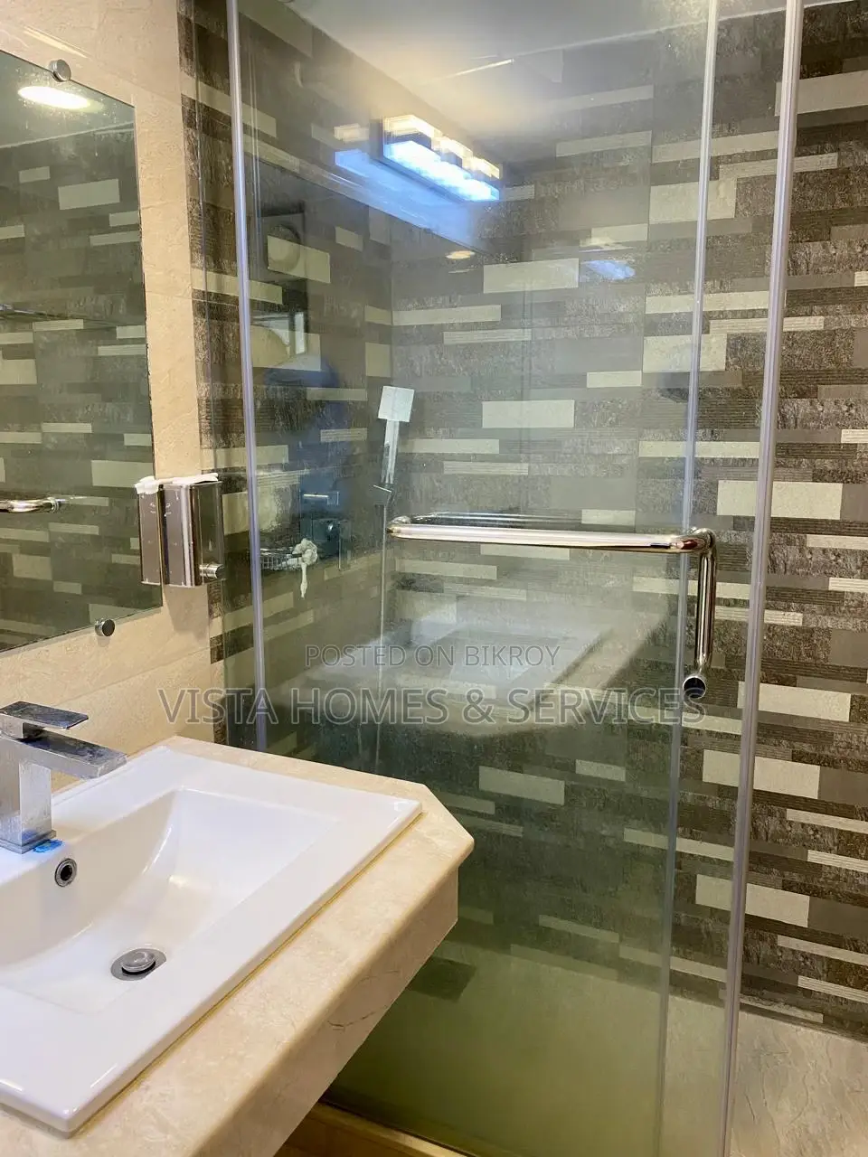 Luxury Fully Furnished 3 Bed Lakeside Apt for Rent in Gulshan-1