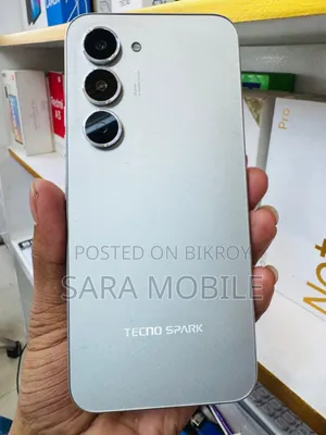 টেকনো স্পার্ক ৪০ প্রো ১২৮ জিবি সাদা