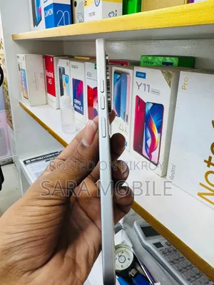 টেকনো স্পার্ক ৪০ প্রো ১২৮ জিবি সাদা