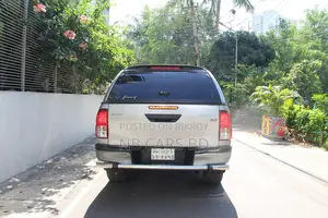Toyota Hilux 2018 Silver
