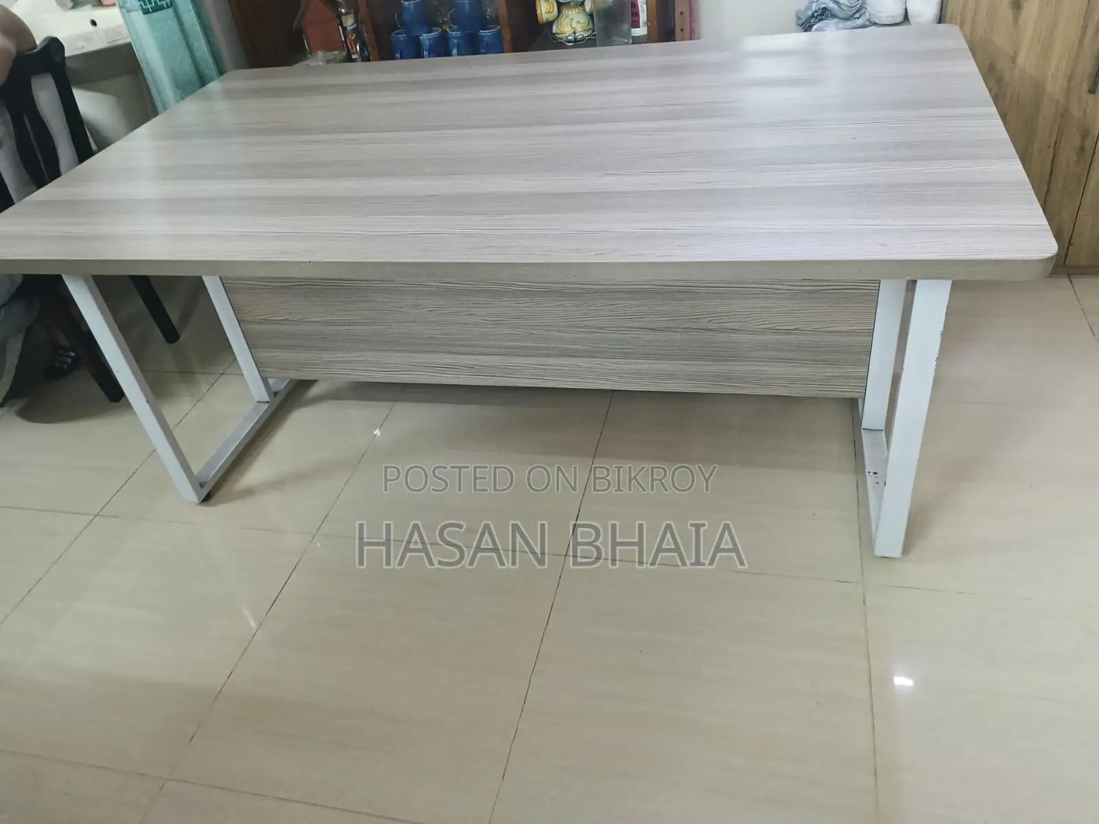 অফিস টেবিল/ বড় টেবিল