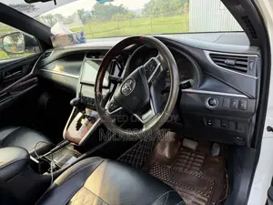 Toyota Harrier 2.0 4WD 2014 White