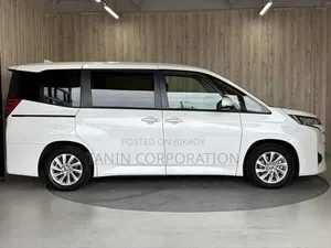 Toyota Noah 2022 Pearl