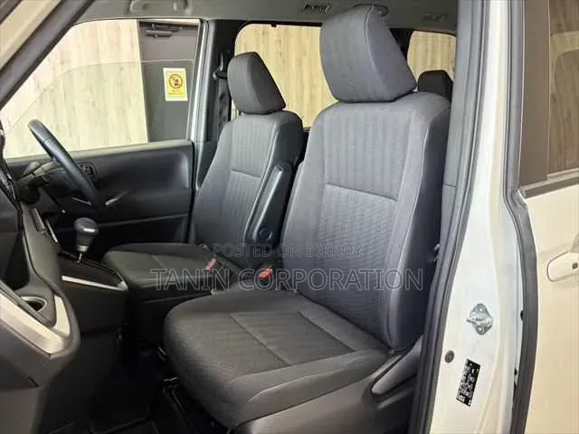 Toyota Noah 2022 Pearl