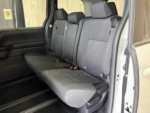Toyota Noah 2022 Pearl