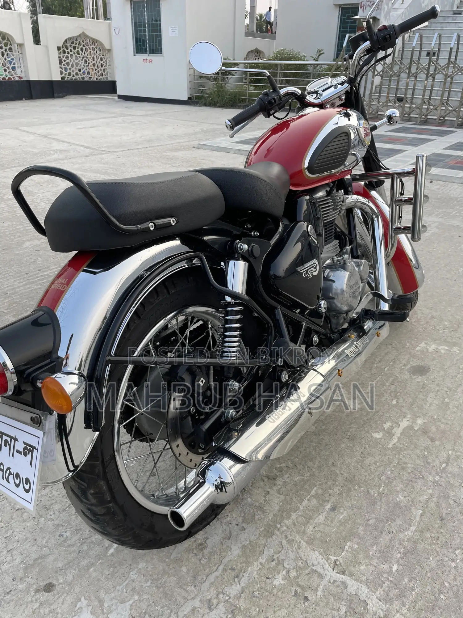 Royal Enfield Classic 350 2025 Red