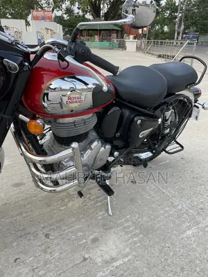 Royal Enfield Classic 350 2025 Red