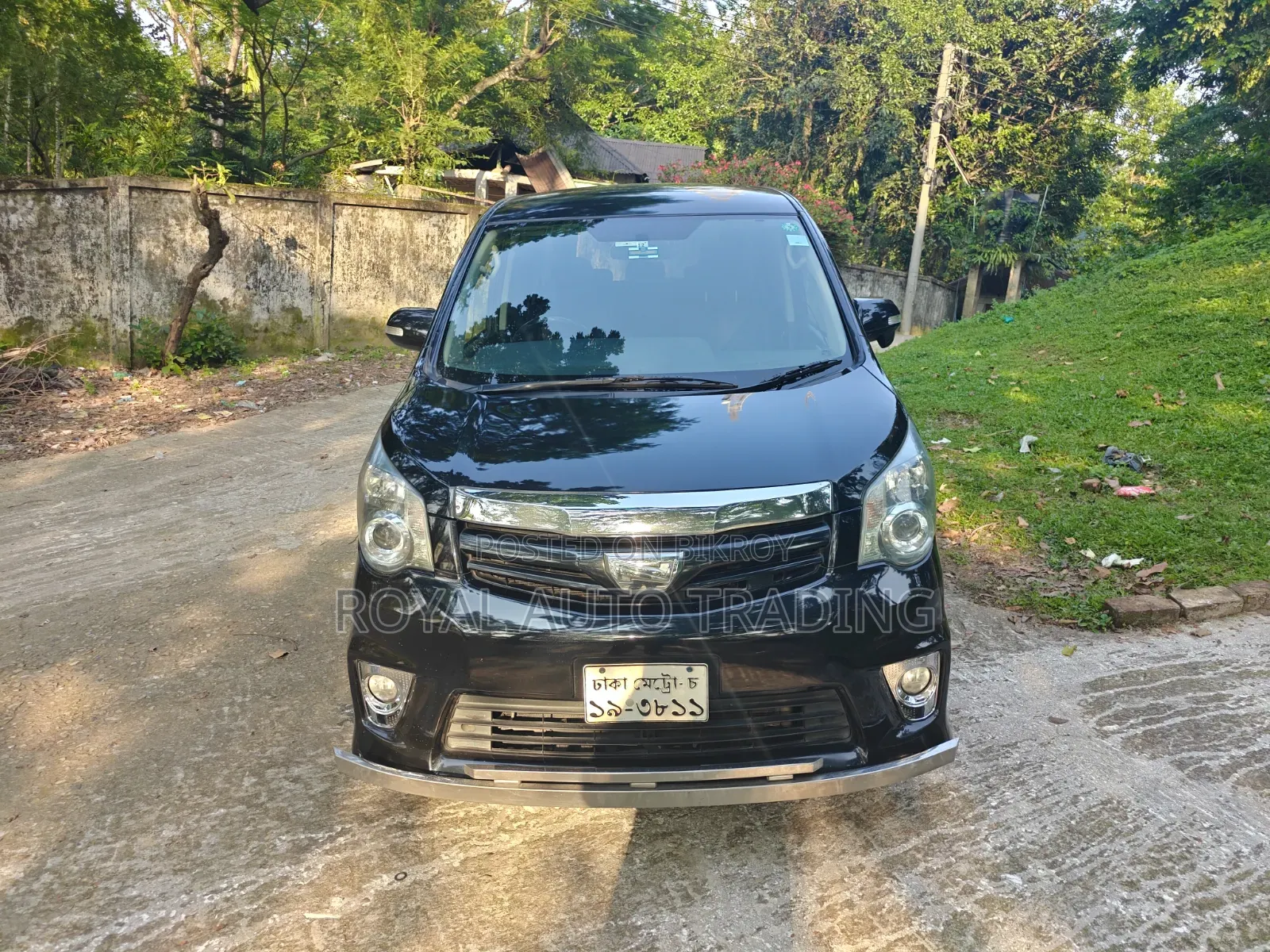 Toyota Noah 2012 Black