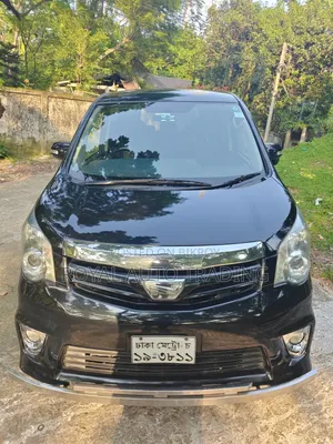 Toyota Noah 2012 Black