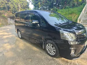 Toyota Noah 2012 Black