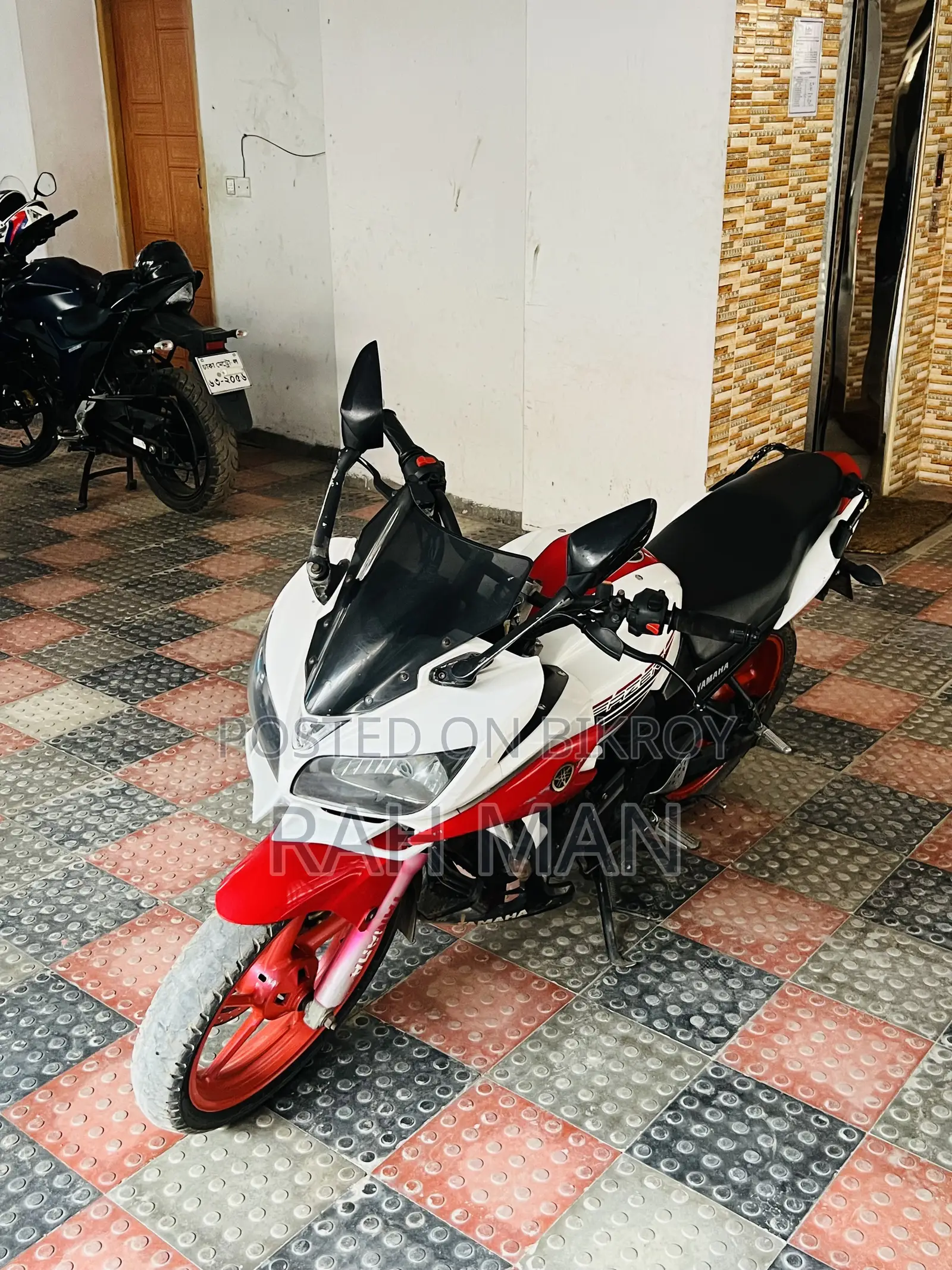 Yamaha FZ 2011 Red