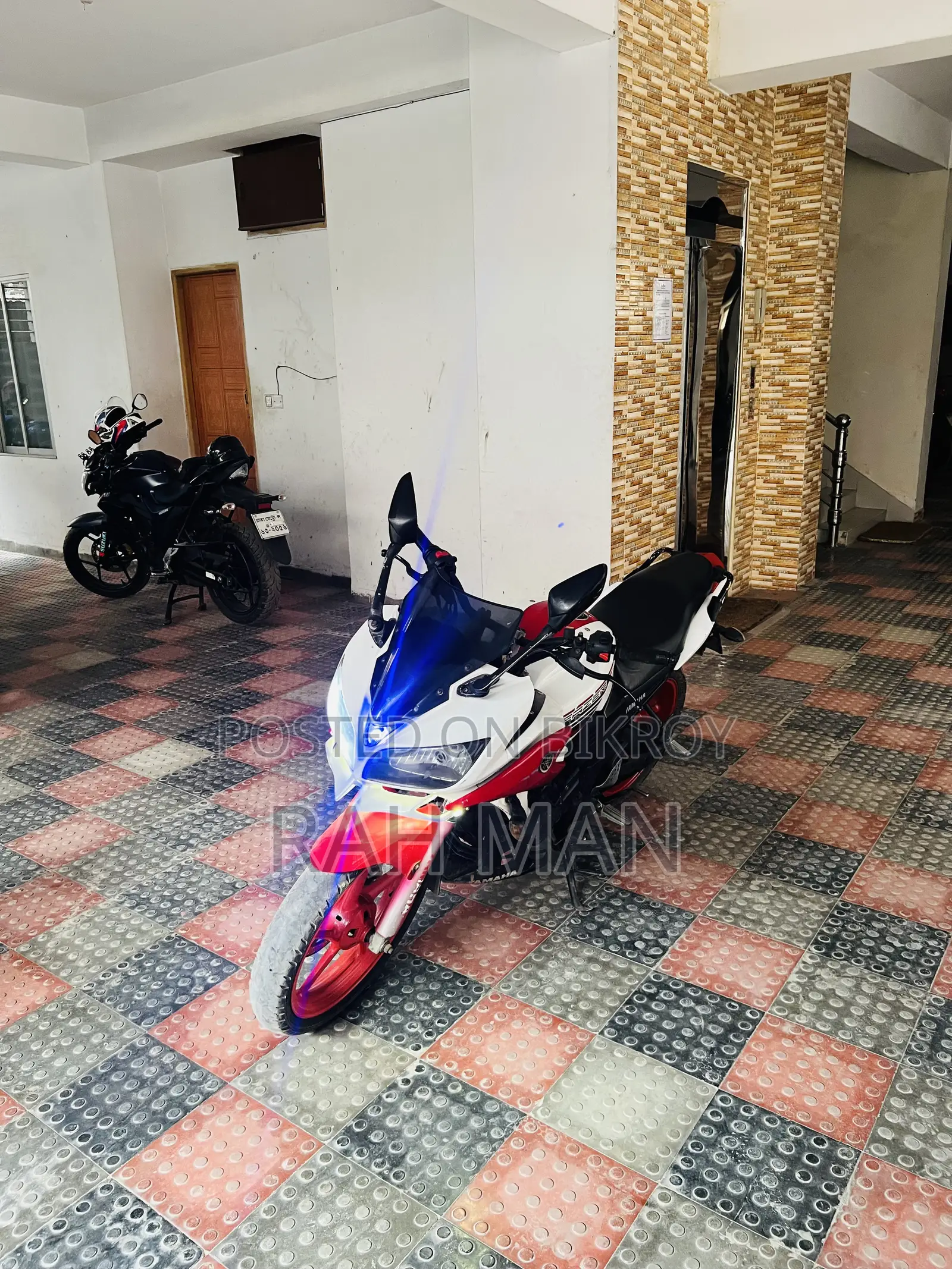 Yamaha FZ 2011 Red