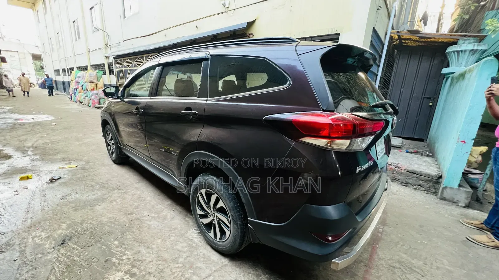 Toyota Rush 1.5 RWD 2021 Maroon