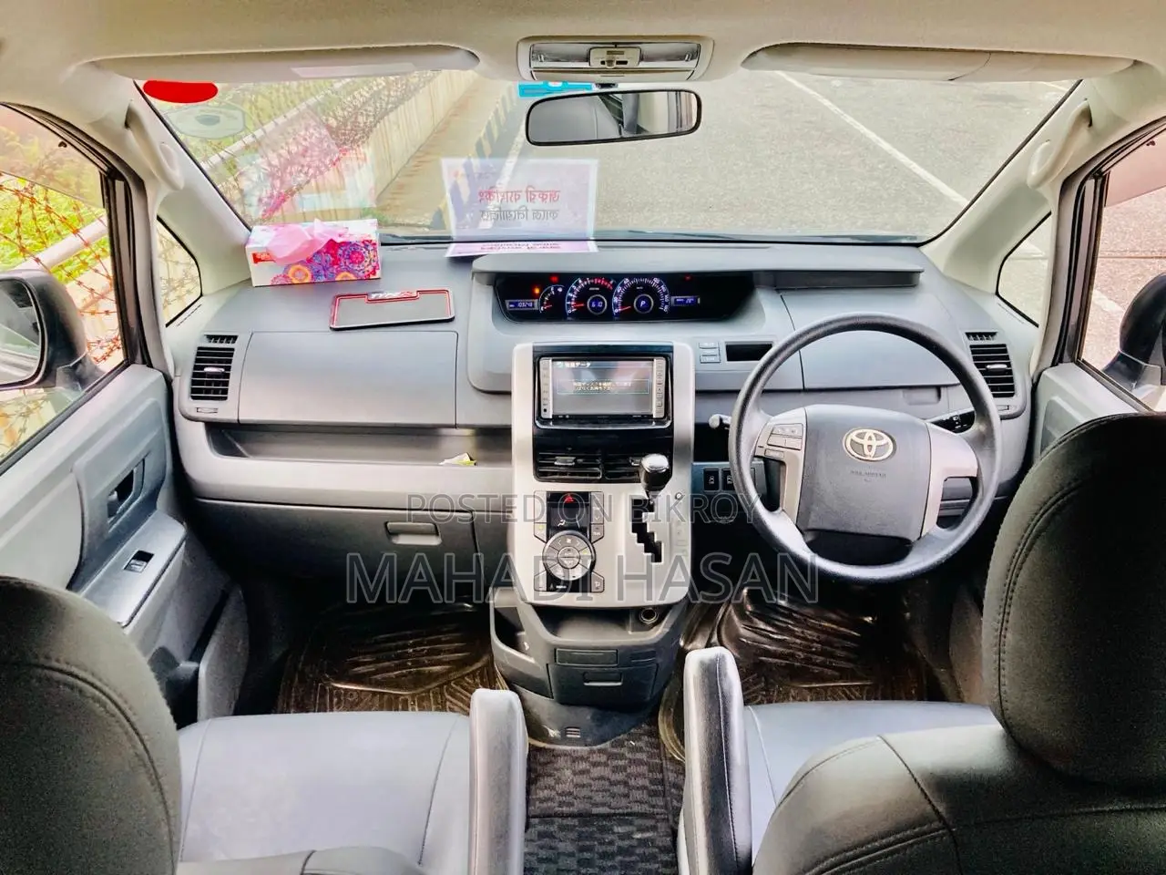 Toyota Noah 2.0 143hp AWD (8 Seater) 2009 Gray