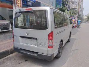 Toyota HiAce 2021 Silver