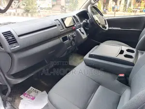 Toyota HiAce 2021 Silver