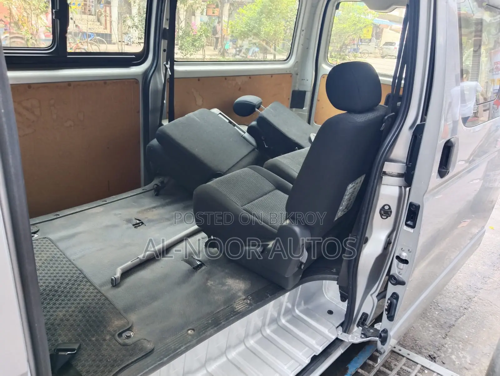 Toyota HiAce 2021 Silver