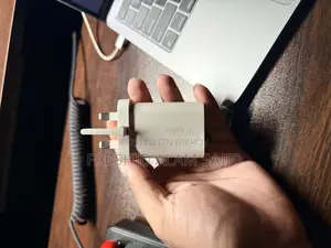 Apple iPhone Adapter