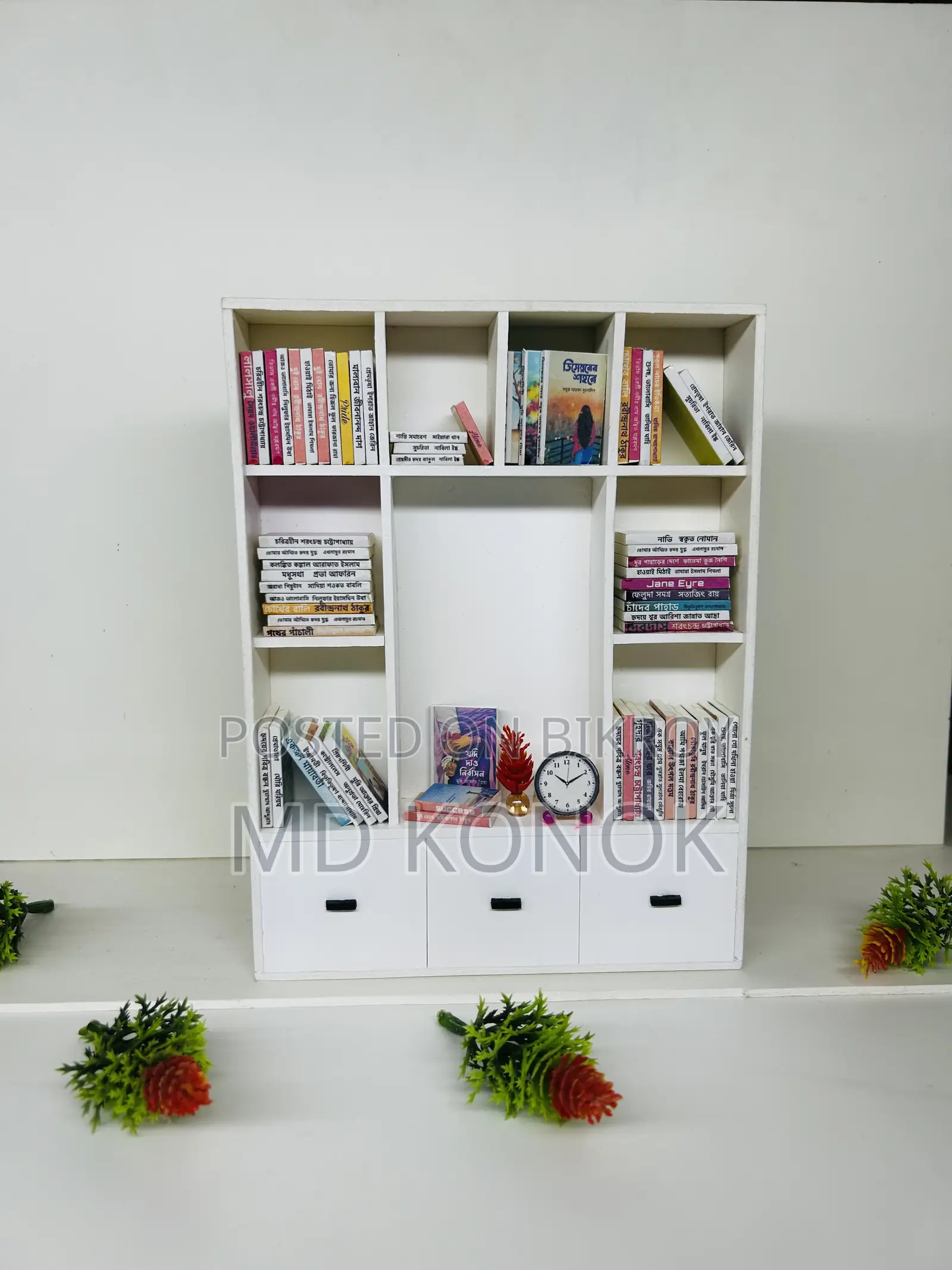 Mini Bookshelf Showpiece