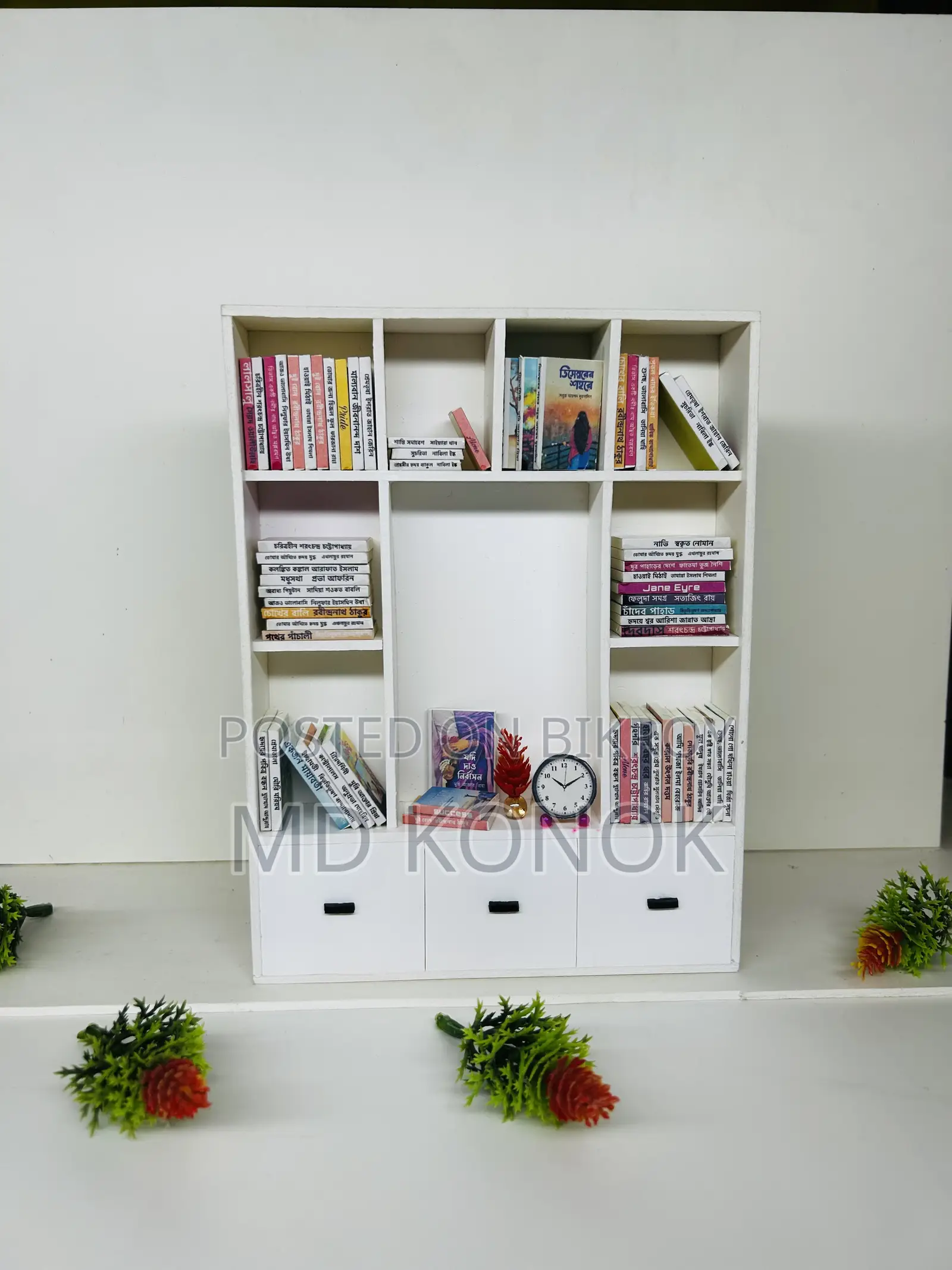 Mini Bookshelf Showpiece