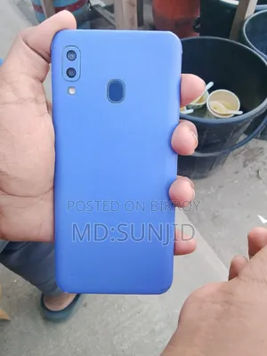 Samsung Galaxy A20 32 GB Blue
