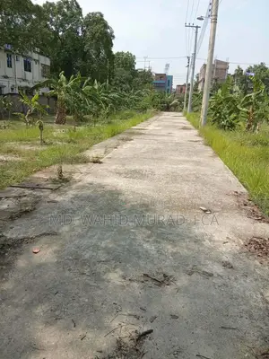 জমির পরিমাণ ২.৫৫ কাঠা। ক্যান্টনমেন্ট মেইন গেট থেকে অর্ধ মিনিট।