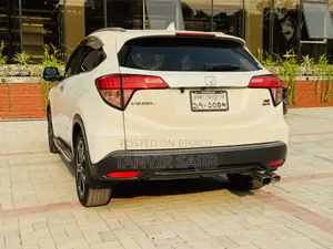 Honda Vezel 1.5 2WD 2014 White