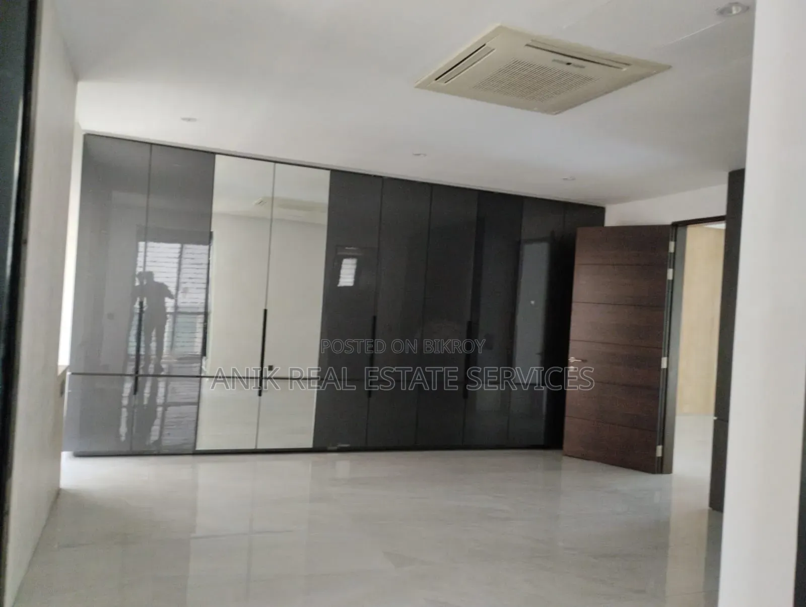 4-bedroom Apartment in Anik Real Estate, Baridhara for Rent