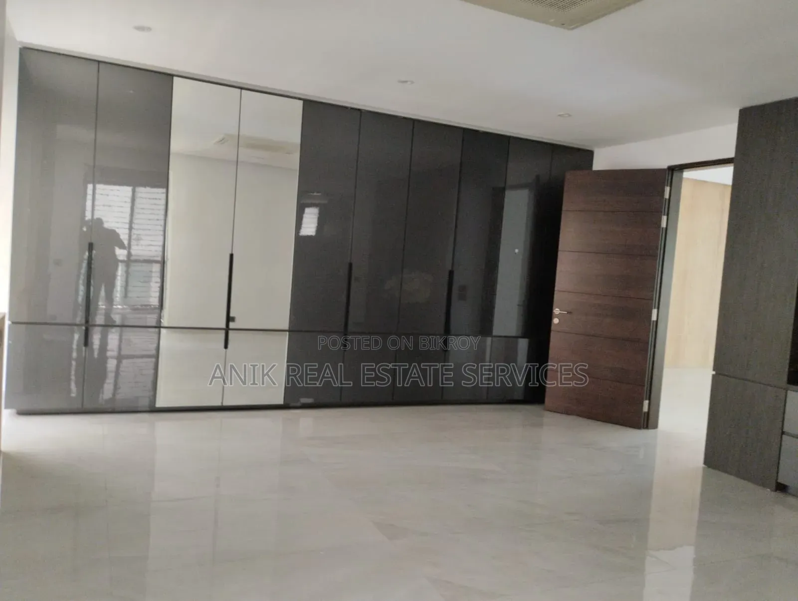 4-bedroom Apartment in Anik Real Estate, Baridhara for Rent