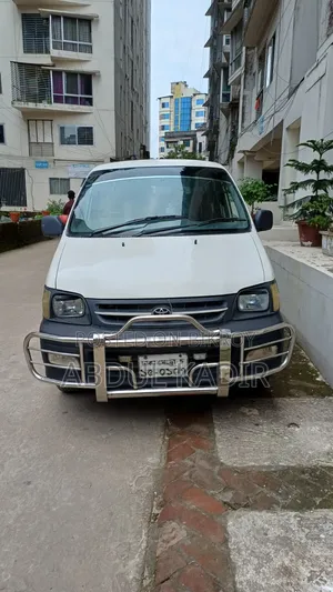 Toyota Noah 2006 White