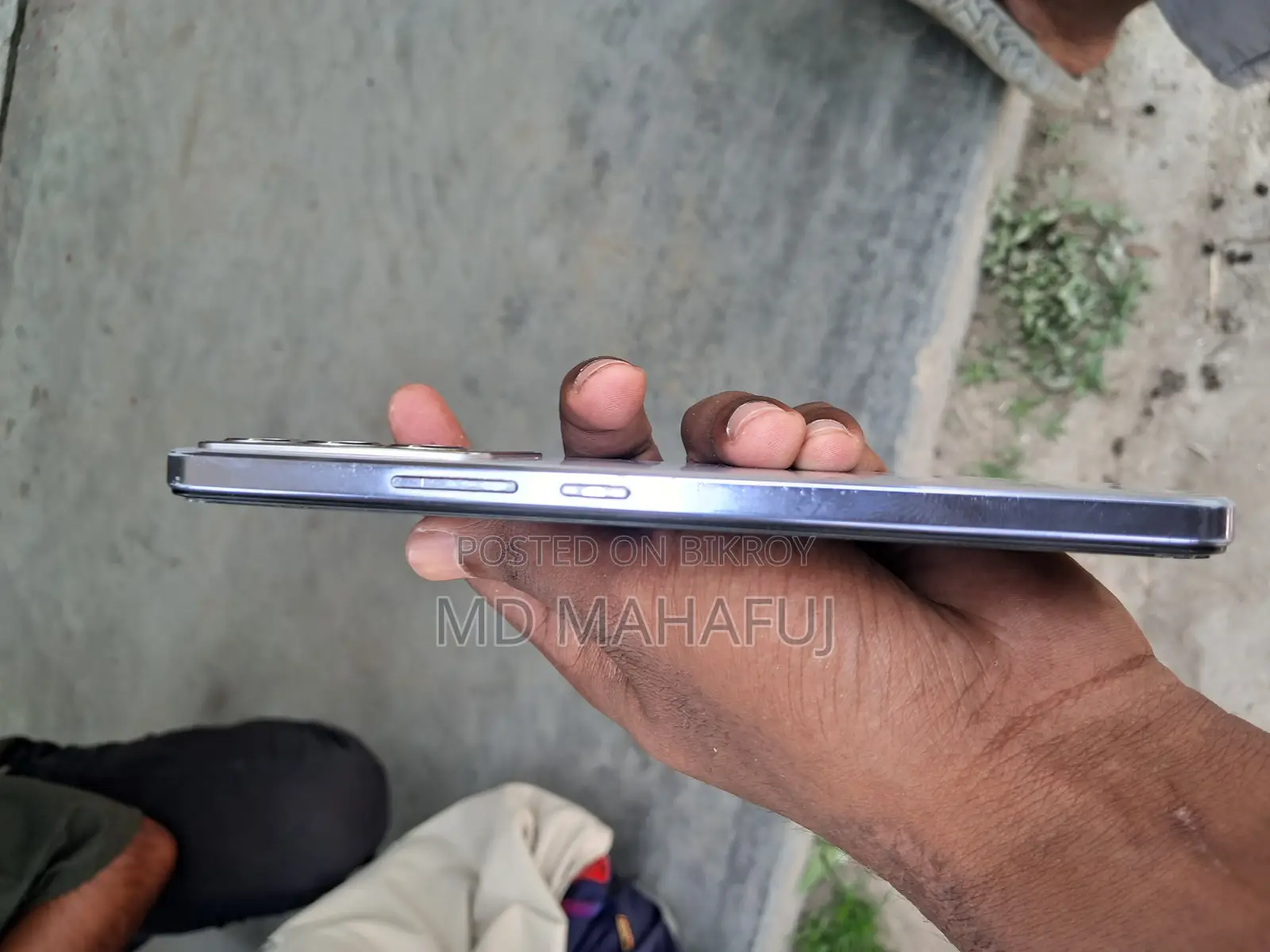 New Vivo V27e 256 GB White