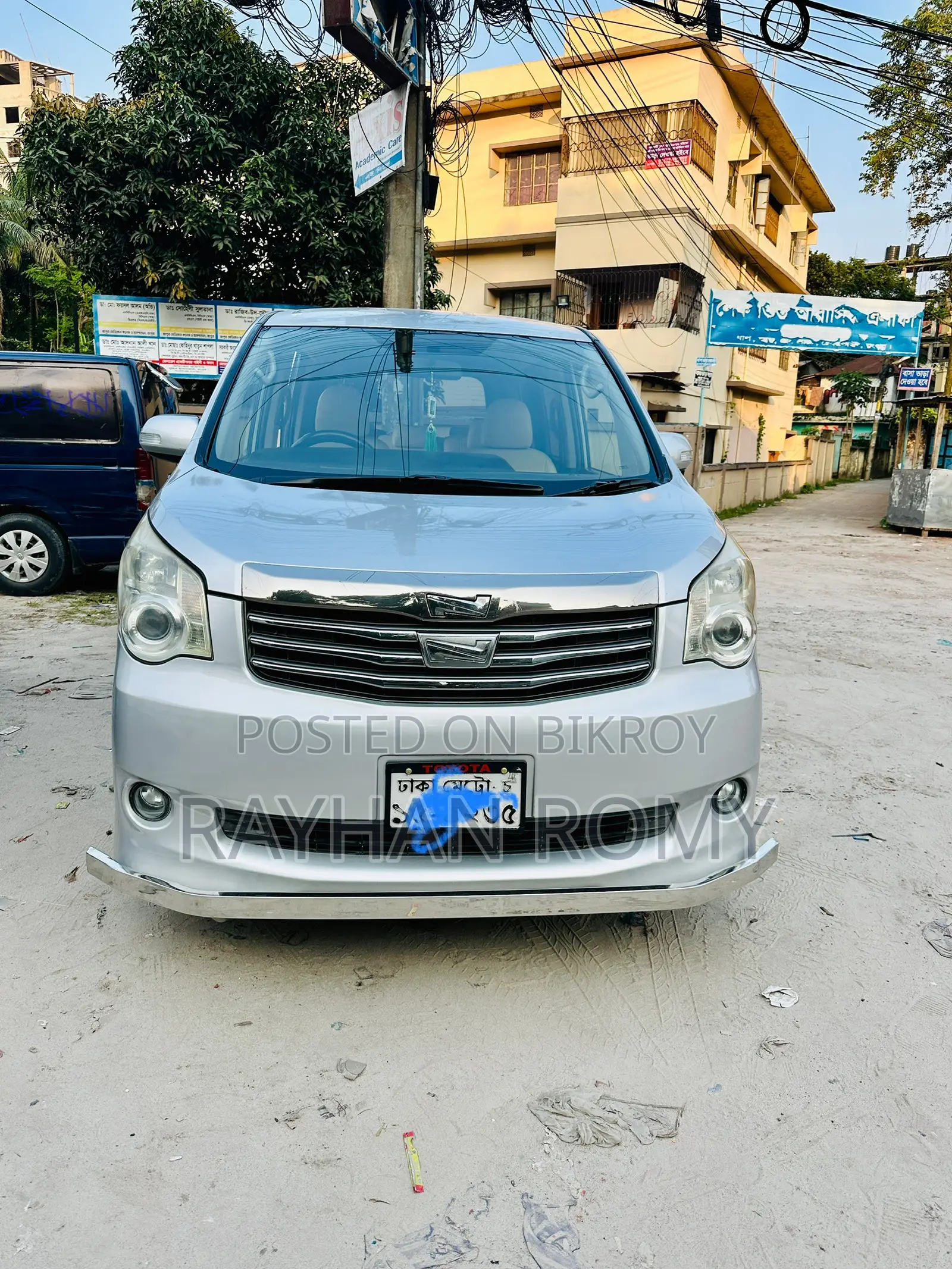 Toyota Noah 2016 Silver