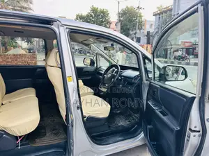 Toyota Noah 2016 Silver