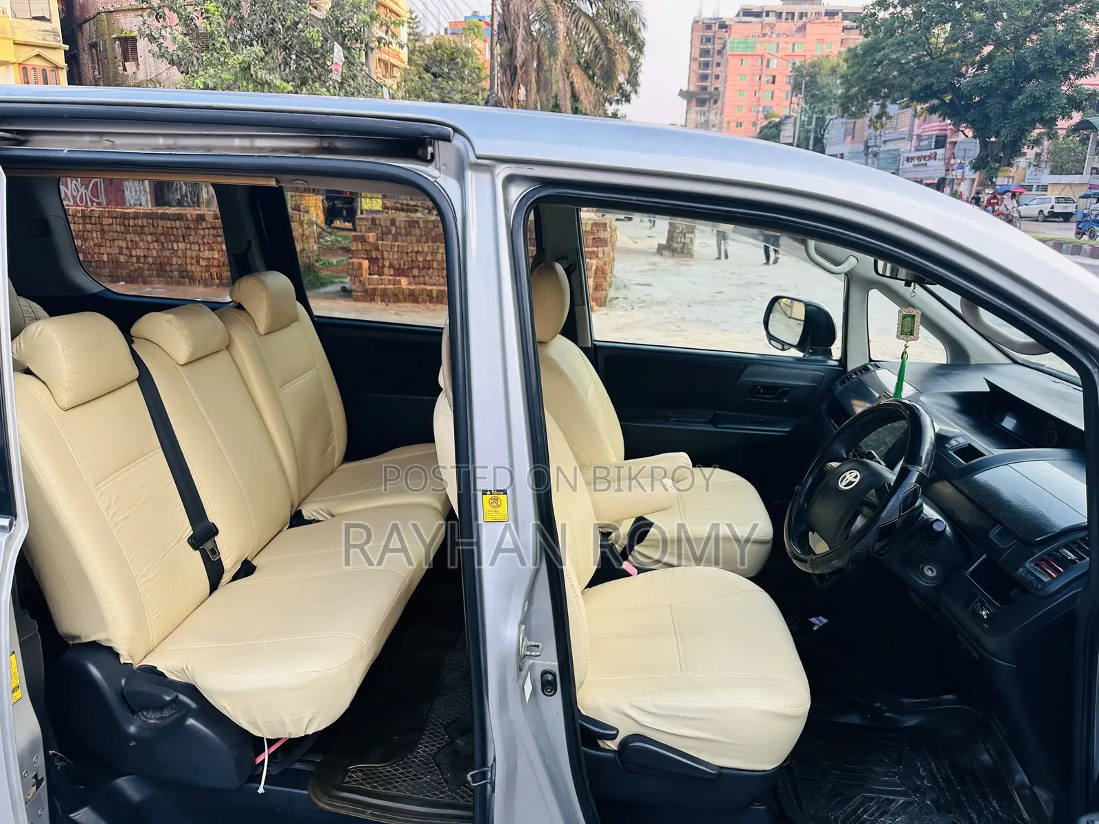 Toyota Noah 2016 Silver