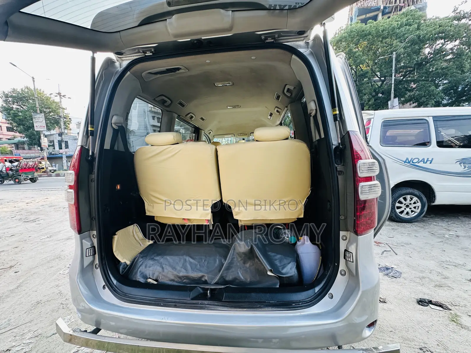Toyota Noah 2016 Silver
