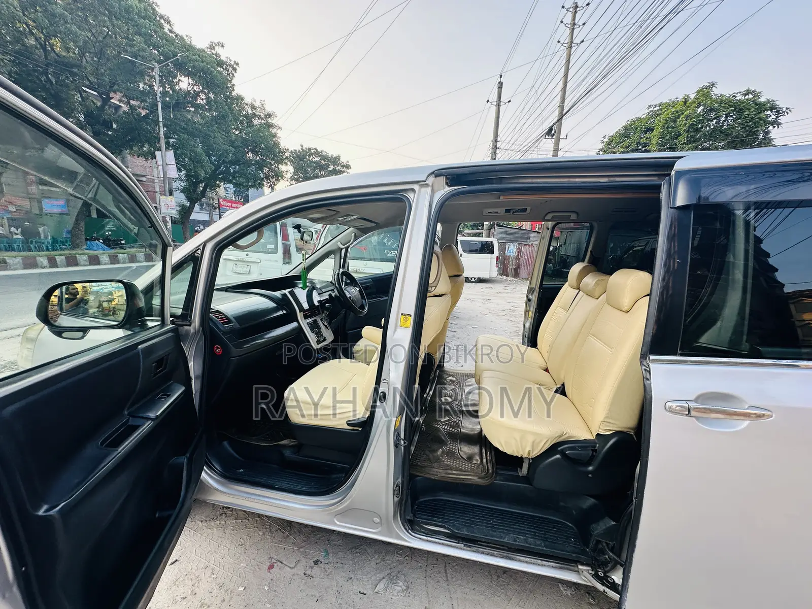 Toyota Noah 2016 Silver