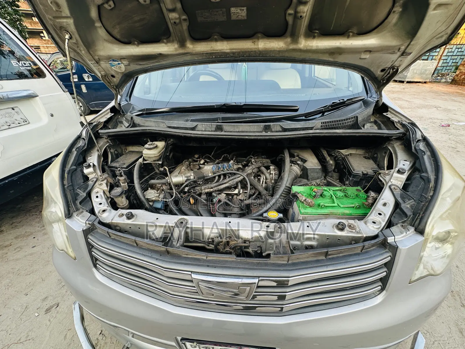 Toyota Noah 2016 Silver