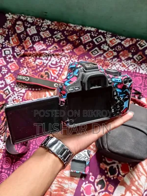 Canon 600D Camera with Kit Lens, Zoom Lens, Charger, Battery, and Bag