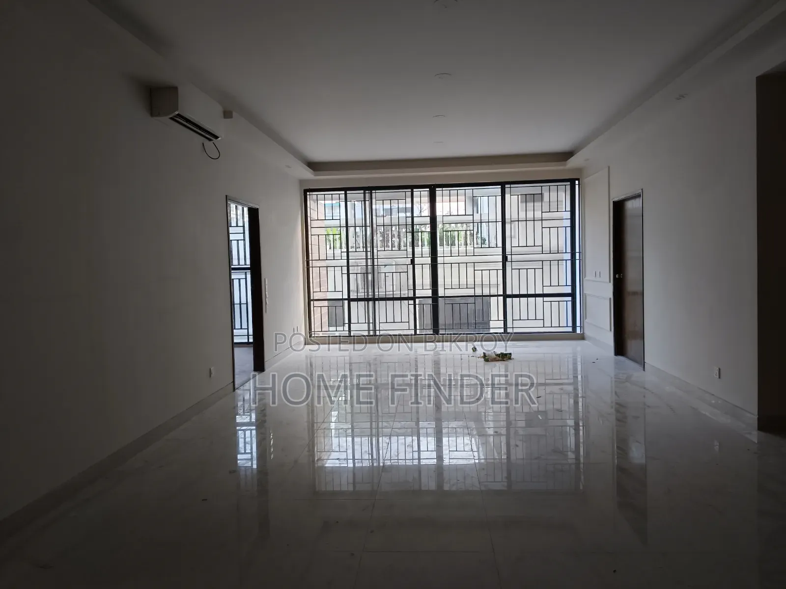 4bdrm Apartment in Gulshan for Sale