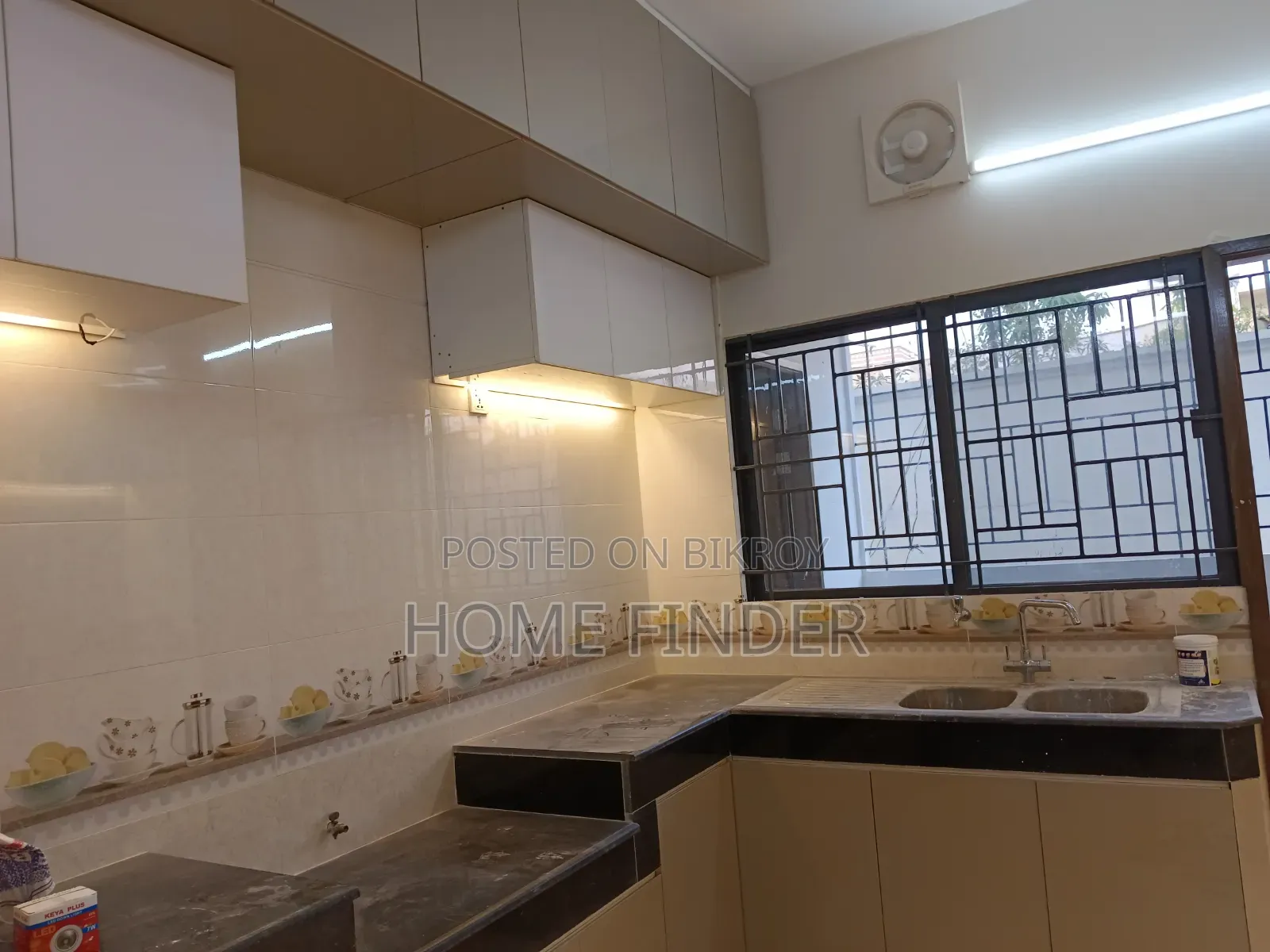 4bdrm Apartment in Gulshan for Sale