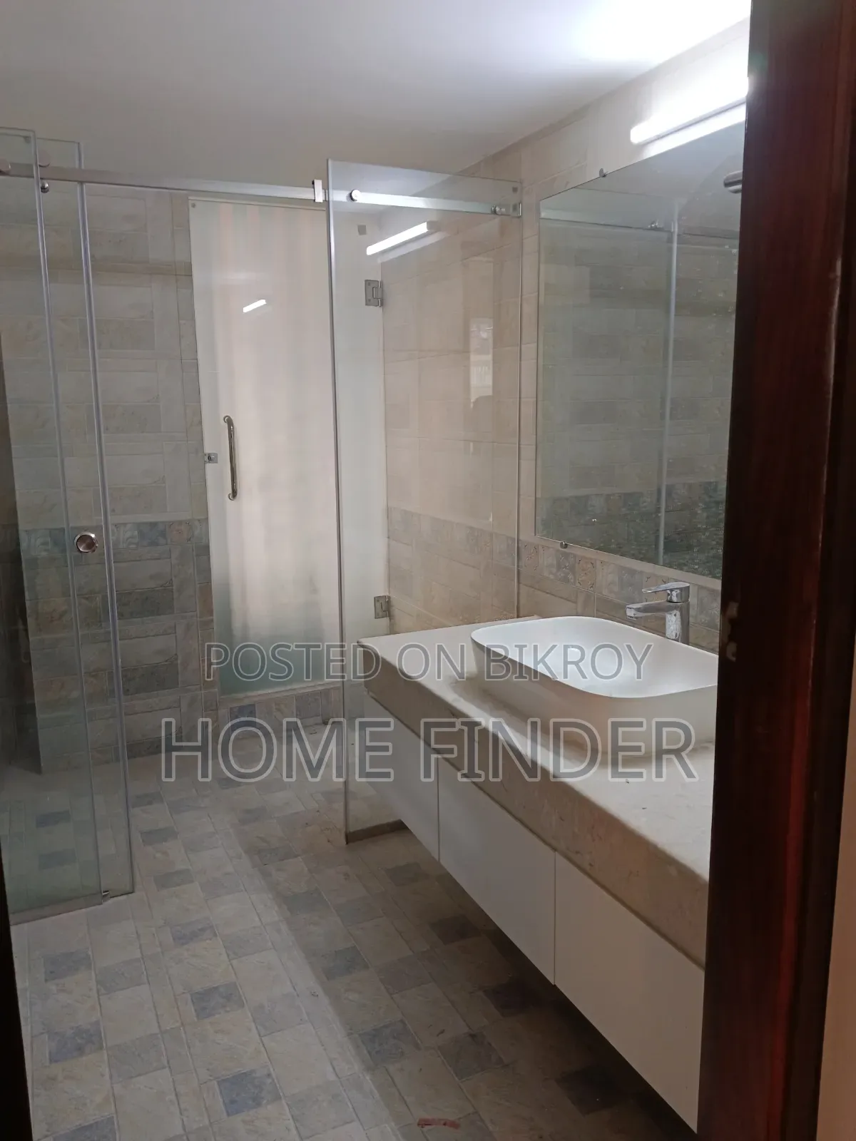 4bdrm Apartment in Gulshan for Sale