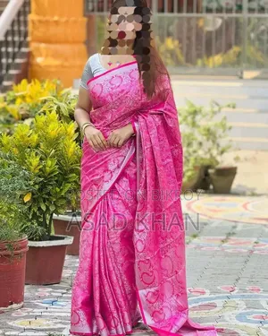 অরিজিনাল টাংগাইলের কাঞ্চিভরম কাতান শাড়ি ,সাথে ব্লাউজ পিছ