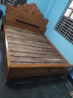 Solid Mahogany Wood Bed for Sale.